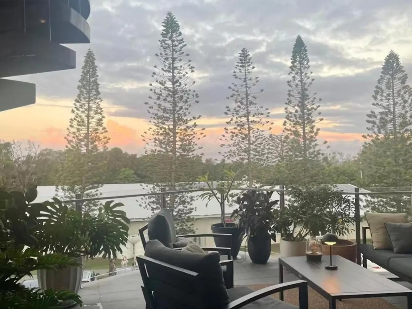 Lägenhet Beachfront Bliss With Ocean Views Mudjimba